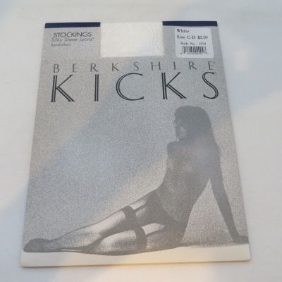 Berkshire Kicks Stockings White Size C-D Style No. 1550 vintage 1988 nylons